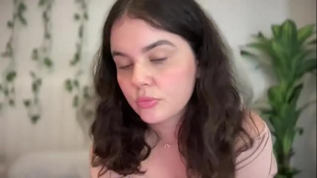 Image 3 of gia_is_horny Stream on Chaturbate on 18 months ago
