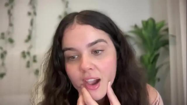 Image 7 of gia_is_horny Stream on Chaturbate on 18 months ago