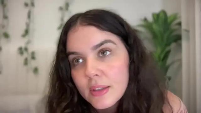 Image 8 of gia_is_horny Stream on Chaturbate on 18 months ago
