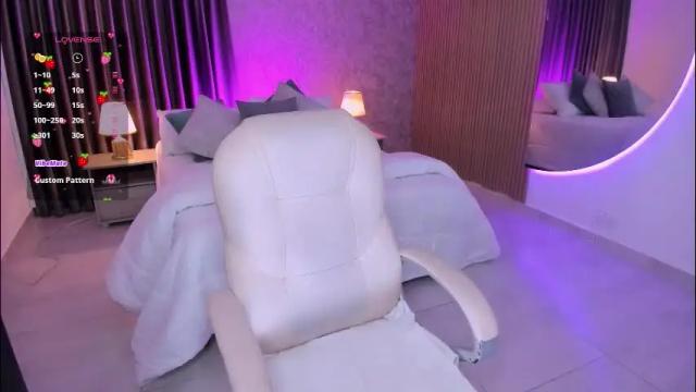 Image 2 of gia_lowry Stream on Chaturbate on 1 month ago