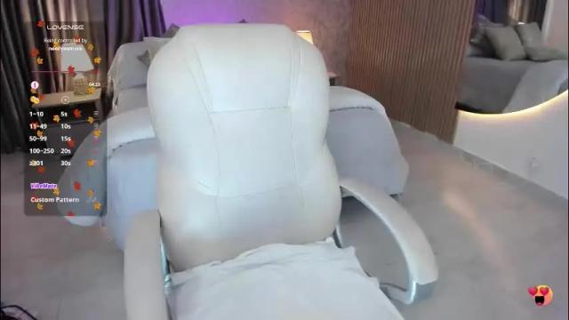 Image 11 of gia_lowry Stream on Chaturbate on 24 days ago