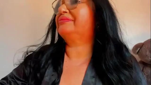 Image 12 of gia_nahomi Stream on Chaturbate on 1 month ago