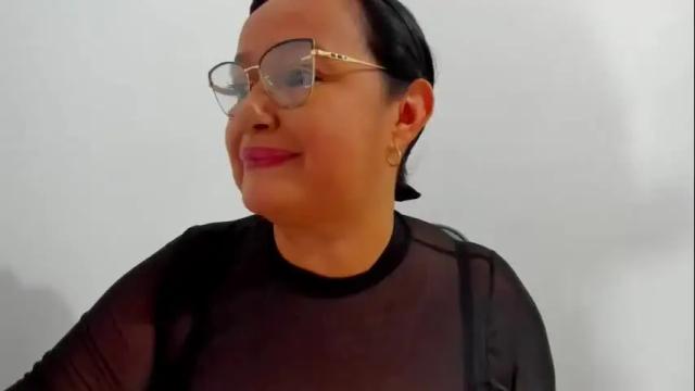 Image 2 of gia_nahomi Stream on Chaturbate on 6 days ago