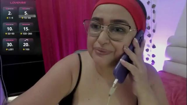 Image 12 of gia_nahomi Stream on Chaturbate on 1 month ago