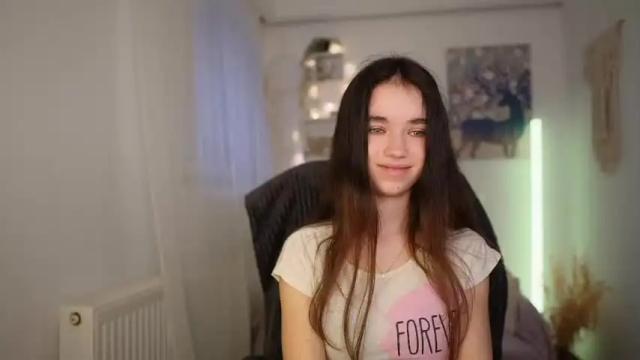 Image 2 of gia_paige18 Stream on Chaturbate on 6 months ago