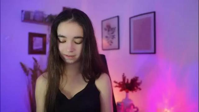 Image 6 of gia_paige18 Stream on Chaturbate on 17 days ago
