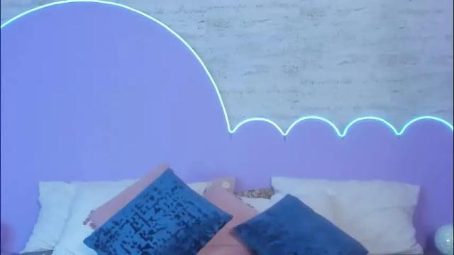 Image 3 of giaa_ross Stream on Chaturbate on 1 month ago