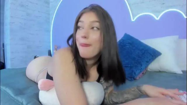 Image 3 of giaa_ross Stream on Chaturbate on 1 month ago