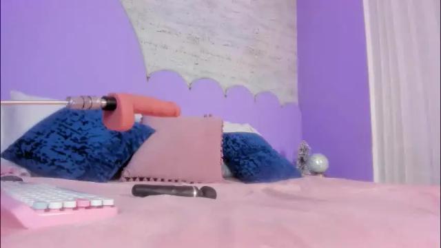 Image 7 of giaa_ross Stream on Chaturbate on 1 month ago