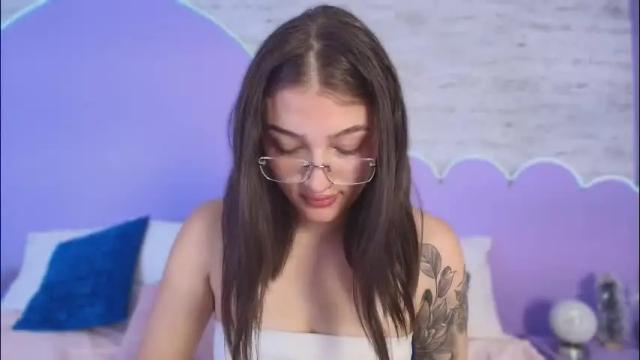 Thumbnail 1, giaa_ross's Stream at Chaturbate, 21 hours ago