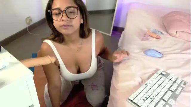 Image 12 of giablue20 Stream on Chaturbate on 3 months ago