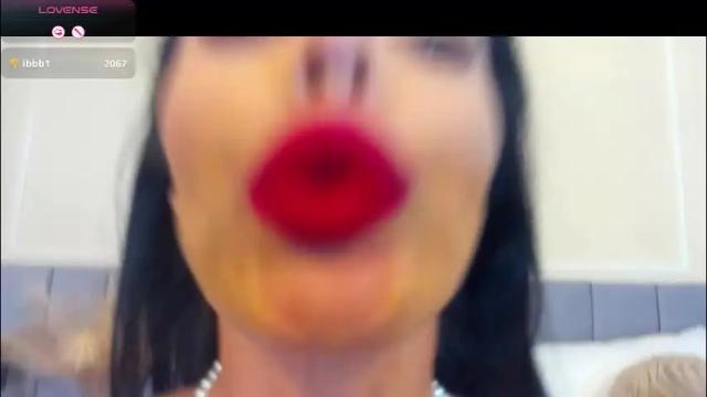 Image 10 of giannanoir Stream on Chaturbate on 1 month ago