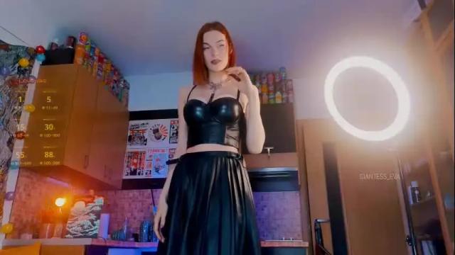 Image 8 of giantess_eva Stream on Chaturbate on 1 month ago