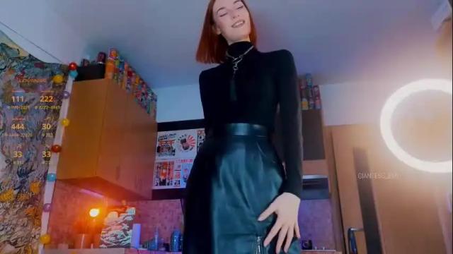 Image 8 of giantess_eva Stream on Chaturbate on 1 month ago