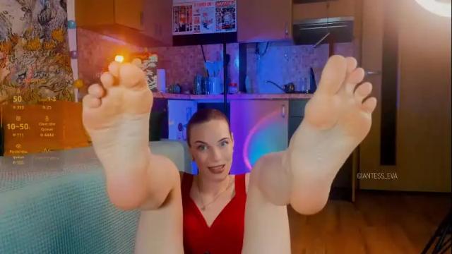 Image 4 of giantess_eva Stream on Chaturbate on 9 days ago