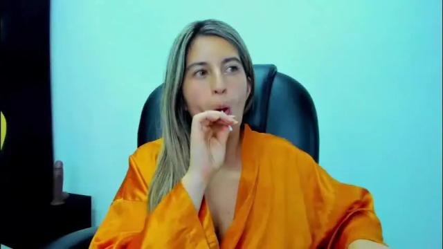 Image 2 of giaroussel Stream on Chaturbate on 2 months ago