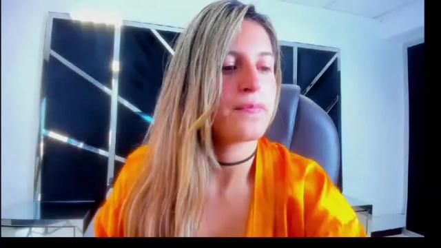 Image 2 of giaroussel Stream on Chaturbate on 15 days ago
