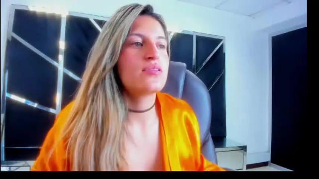 Image 3 of giaroussel Stream on Chaturbate on 15 days ago