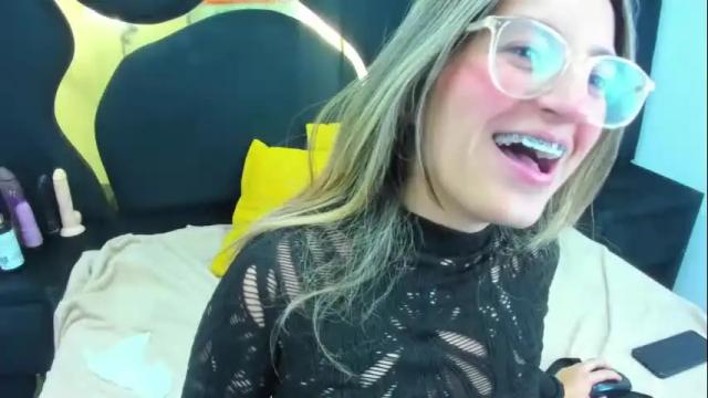 Image 7 of giaroussel Stream on Chaturbate on 7 days ago