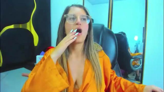 Image 2 of giaroussel Stream on Chaturbate on 4 months ago