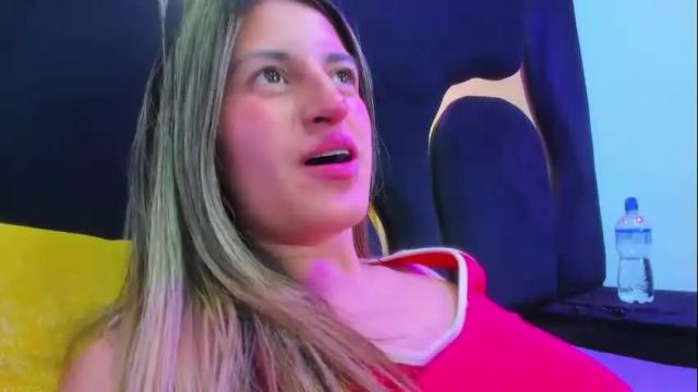 Image 2 of giaroussel Stream on Chaturbate on 4 months ago