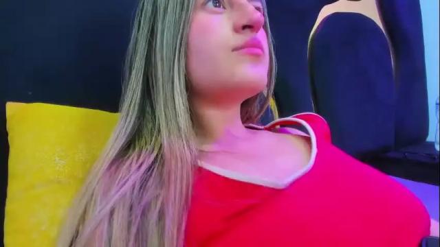 Image 3 of giaroussel Stream on Chaturbate on 4 months ago