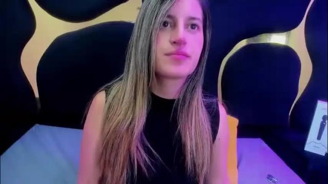 Image 2 of giaroussel Stream on Chaturbate on 4 months ago