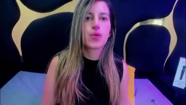 Image 3 of giaroussel Stream on Chaturbate on 4 months ago