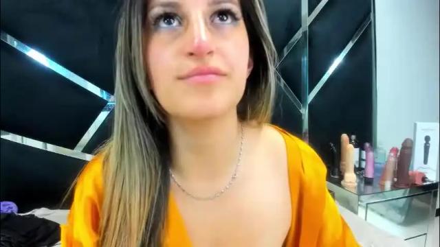 Image 12 of giaroussel Stream on Chaturbate on 2 months ago