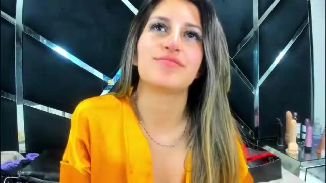 Image 7 of giaroussel Stream on Chaturbate on 2 months ago