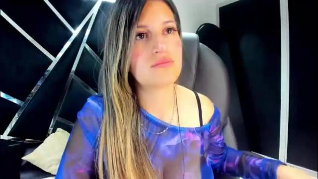 Image 12 of giaroussel Stream on Chaturbate on 1 month ago