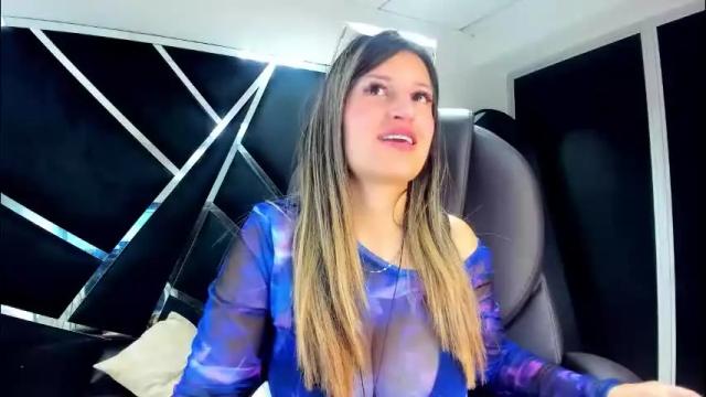 Image 2 of giaroussel Stream on Chaturbate on 1 month ago