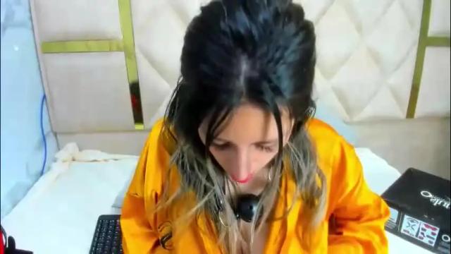 Image 7 of giaroussel Stream on Chaturbate on 1 month ago