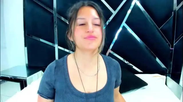 Image 2 of giaroussel Stream on Chaturbate on 1 month ago