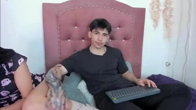 Image 8 of giaxcris Stream on Chaturbate on 15 months ago