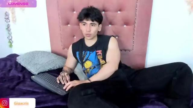 Image 12 of giaxcris Stream on Chaturbate on 23 months ago