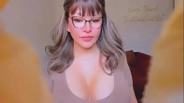 Image 10 of giftedgirl4u Stream on Chaturbate on 27 days ago