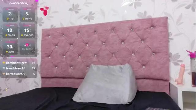 Image 4 of gigi_raven Stream on Chaturbate on 1 month ago