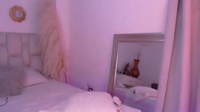 Image 2 of gigi_sj Stream on Chaturbate on 19 months ago