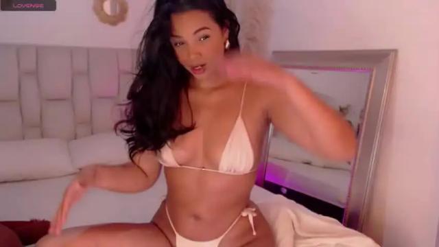 Image 2 of gigi_sj Stream on Chaturbate on 18 months ago