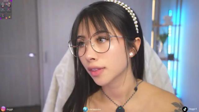 Image 4 of gigi_ulala Stream on Chaturbate on 4 months ago
