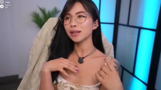 Image 3 of gigi_ulala Stream on Chaturbate on 1 month ago