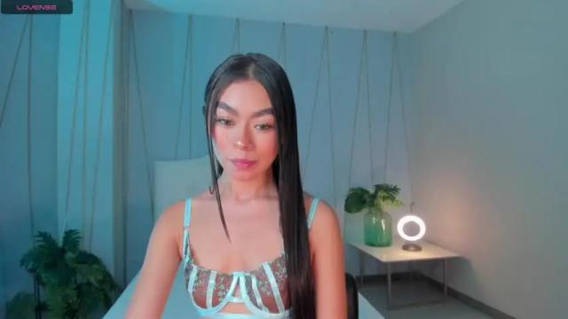 Image 2 of gigilee_ Stream on Chaturbate on 14 months ago