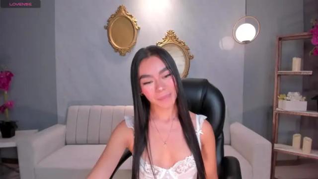 Image 12 of gigilee_ Stream on Chaturbate on 13 months ago