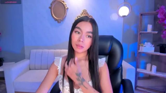 Image 2 of gigilee_ Stream on Chaturbate on 13 months ago