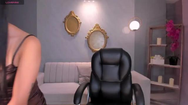Image 4 of gigilee_ Stream on Chaturbate on 13 months ago
