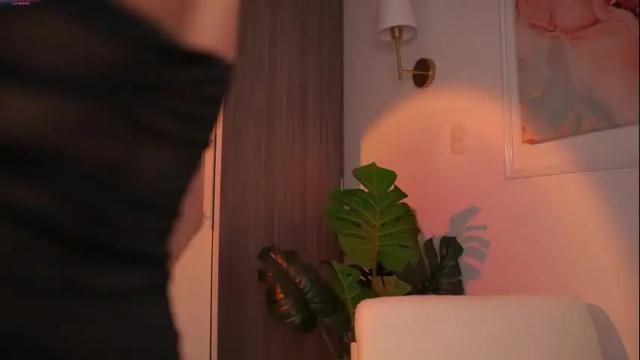 Image 7 of gigilee_ Stream on Chaturbate on 27 days ago