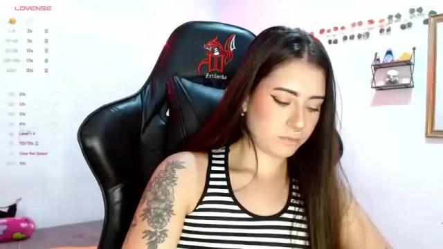 Image 12 of giia_blue Stream on Chaturbate on 23 months ago