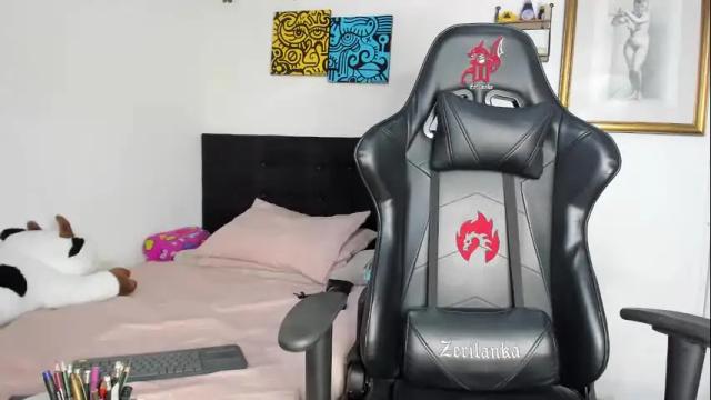 Image 12 of giia_blue Stream on Chaturbate on 19 months ago