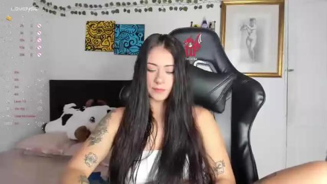 Thumbnail 1, giia_blue's Stream at Chaturbate, 19 months ago